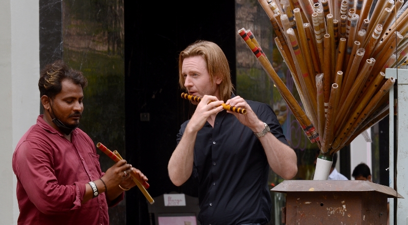 Golondaaj actor Alexx O'Nell spends time in Kolkata