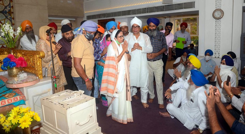West Bengal: Mamata Banerjee visits Gurdwara ahead of Bhabanipur byelection