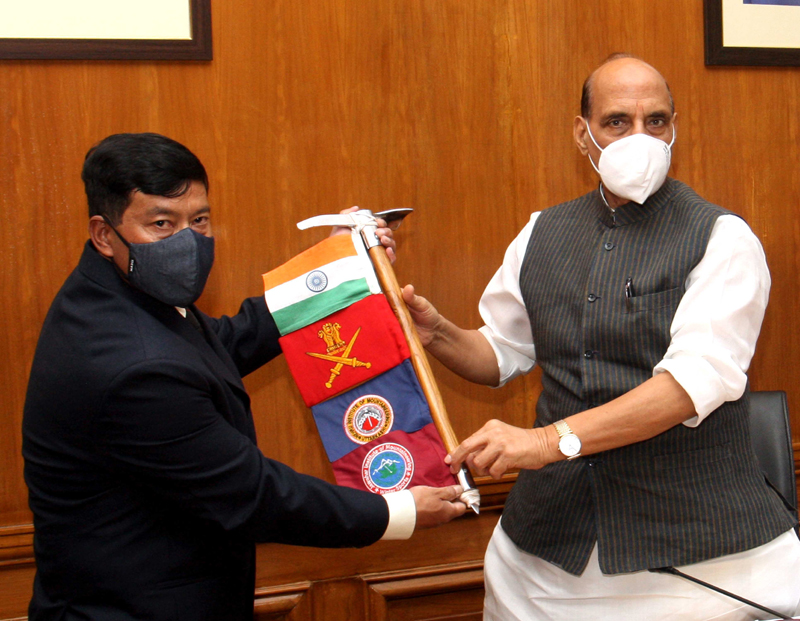 Rajnath Singh meets team of Jawahar Institute of Mountaineering & Winter Sports