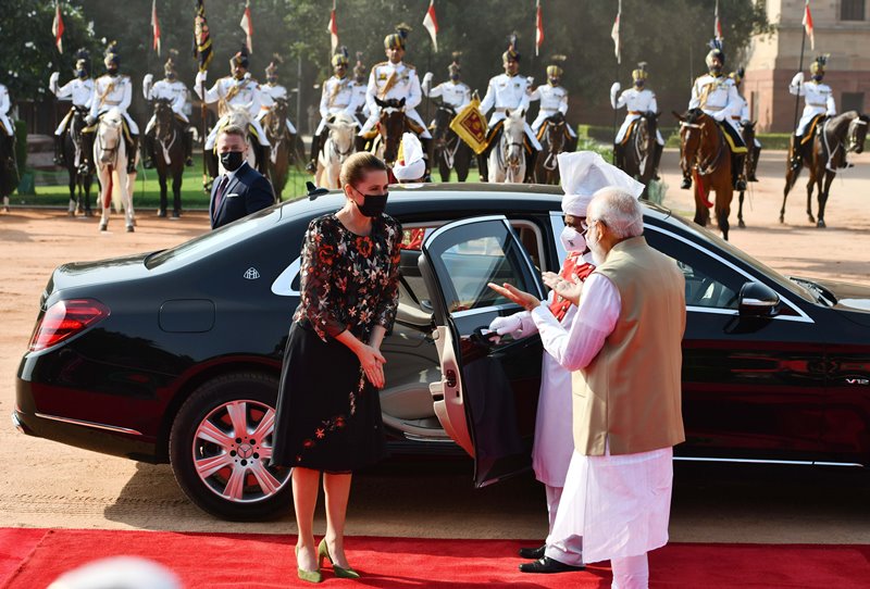 Modi receives Denmark PM at Rashtrapati Bhavan