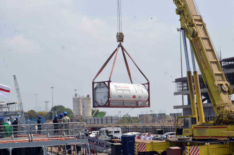 Oxygen tanks reach Mumbai