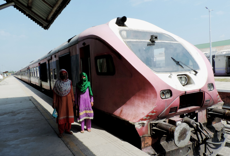 Kashmir: Train services between Budgam and Banihal resume