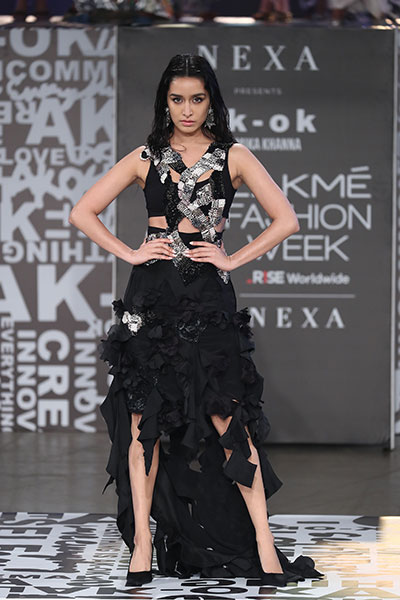 Shraddha Kapoor scorches the ramp at Lakme Fashion Week