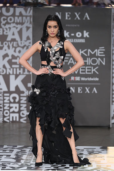 Shraddha Kapoor scorches the ramp at Lakme Fashion Week