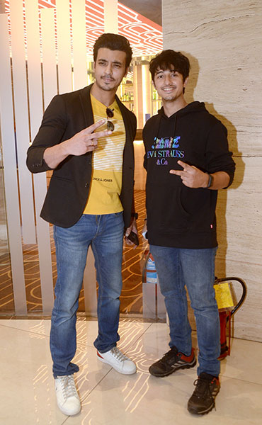 Star-studded premiere of Mainak Bhaumik's Ekannoborti in Kolkata