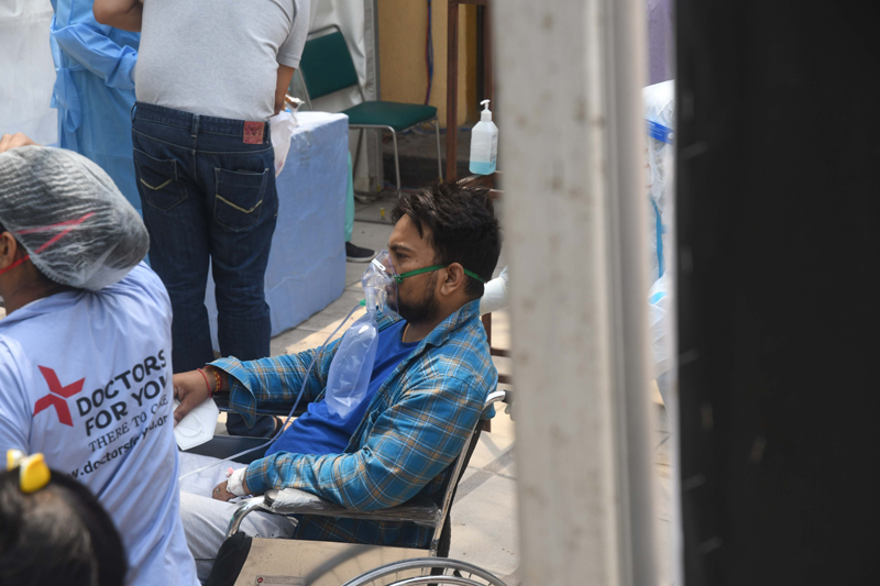 India fights Corona amid a massive spike