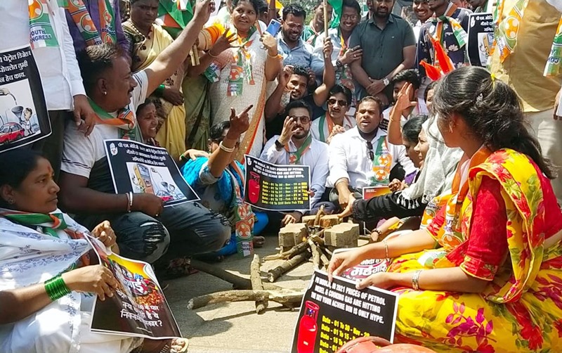 Youth Congress protests against fuel price hike in Belagavi