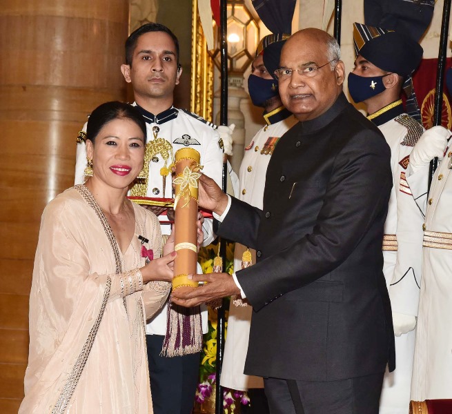 Prez Ram Nath Kovind presents Padma Shri, Padma Bhushan awards to dignitaries at Rashtrapati Bhavan in Delhi