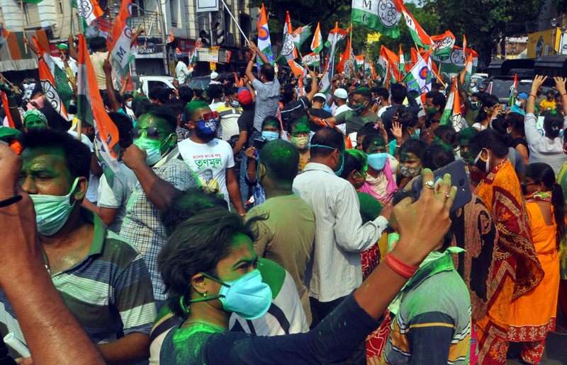 TMC supporters celebrate Bengal Assembly poll victory in Kolkata