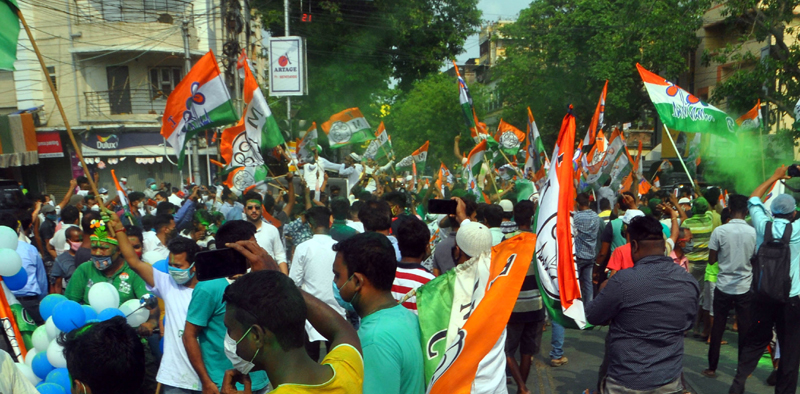 TMC supporters celebrate Bengal Assembly poll victory in Kolkata