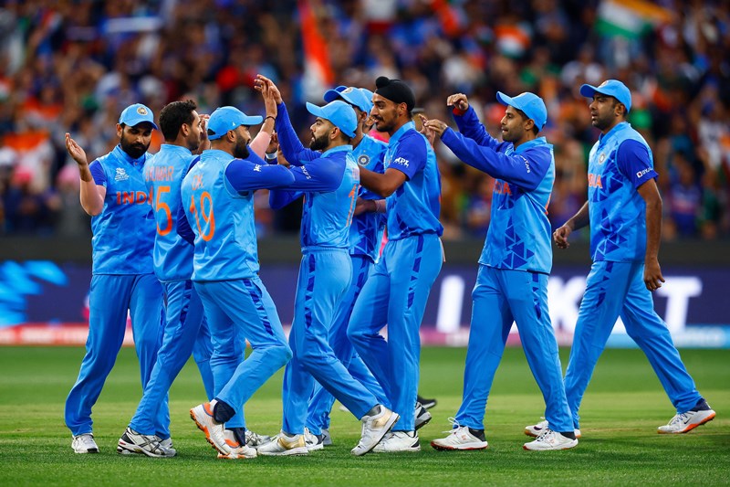 Relive key moments of Sunday's high-voltage T20 WC clash between India, Pakistan