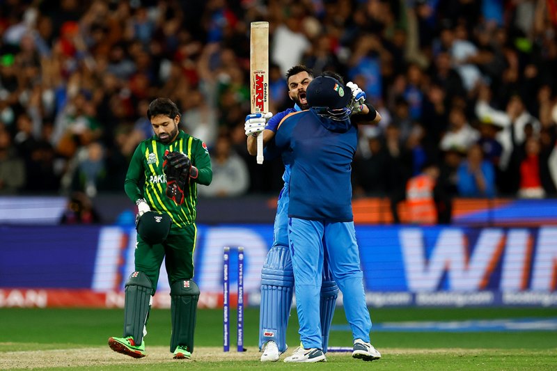 Relive key moments of Sunday's high-voltage T20 WC clash between India, Pakistan