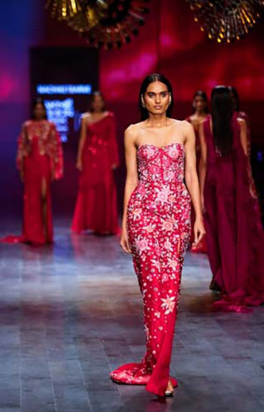 Nachiket’s contemporary festive wear dazzles Lakme Fashion Week ramp