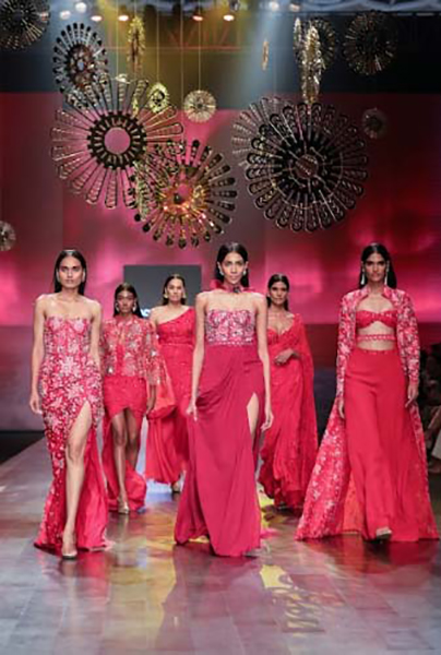 Nachiket’s contemporary festive wear dazzles Lakme Fashion Week ramp