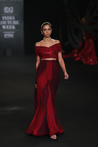 Designer Suneet Varma leaves audience spellbound at India Couture Week by showcasing his grand collection