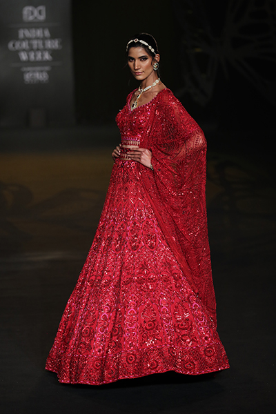 Designer Suneet Varma leaves audience spellbound at India Couture Week by showcasing his grand collection