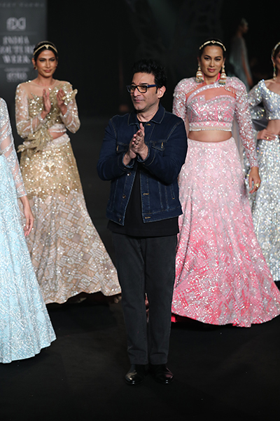 Designer Suneet Varma leaves audience spellbound at India Couture Week by showcasing his grand collection