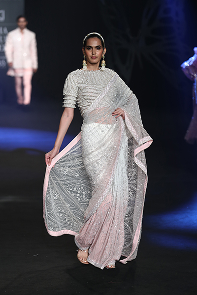 Designer Suneet Varma leaves audience spellbound at India Couture Week by showcasing his grand collection