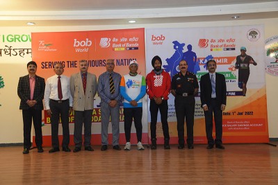 Bank of Baroda felicitates Kashmir to Kanyakumari Atmanirbhar Bharat Run ultra-marathoner Kumar Ajwani