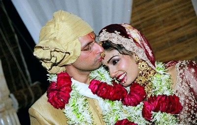 Raveena Tandon celebrates 18th wedding anniversary