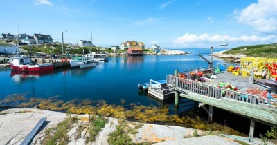 Canada's red-hot real estate market sees a 6 per cent price decrease in April