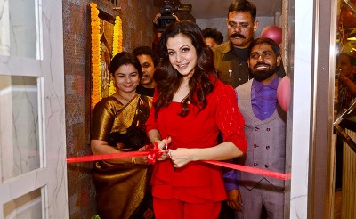 Koel Mallick launches new salon in Kolkata