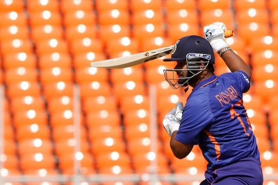 Pant, Iyer guide India to 265 in third ODI against West Indies