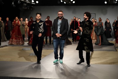 Farhan Akhtar, Guru Randhawa set FDCI India Couture Week floor on fire