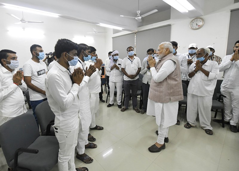 PM Modi meets victims of Morbi mishap