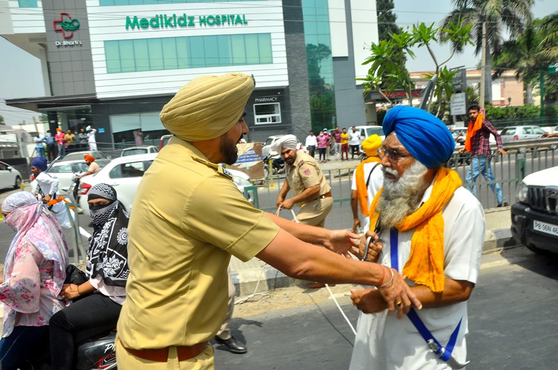 Two groups clash in Punjab's Patiala during anti-Khalistan protest