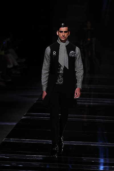 Shahab Durazi presents his black and white collection at the Lakme Fashion Week 2022