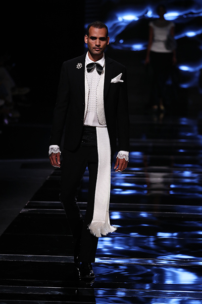 Shahab Durazi presents his black and white collection at the Lakme Fashion Week 2022