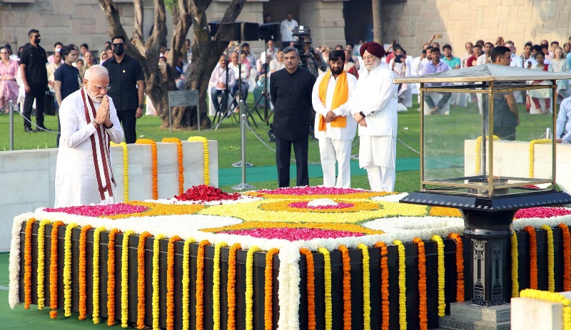 Prez Droupadi Murmu, PM Modi pay tribute to Mahatma Gandhi on his birth anniversary