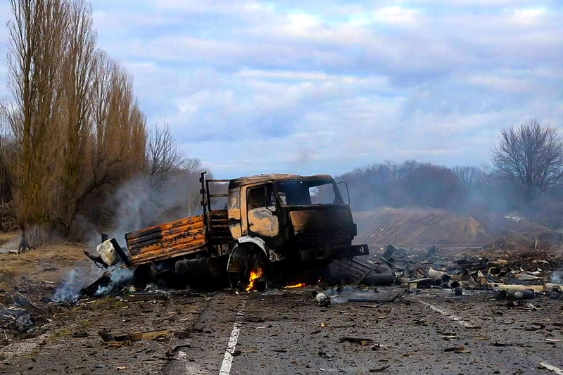 Wreckage army tanks seen at Chernihiv