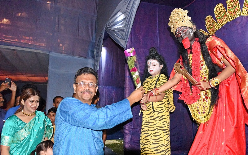 Kids dress as Maa Kali, Lord Shiva in Kolkata pandal during Kali Puja