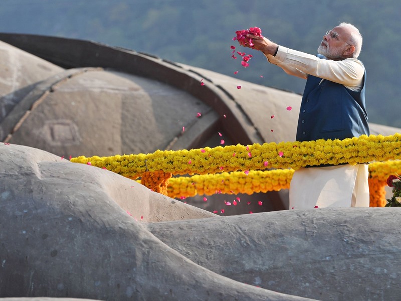 PM Modi addresses Rashtriya Ekta Diwas in Gujarat