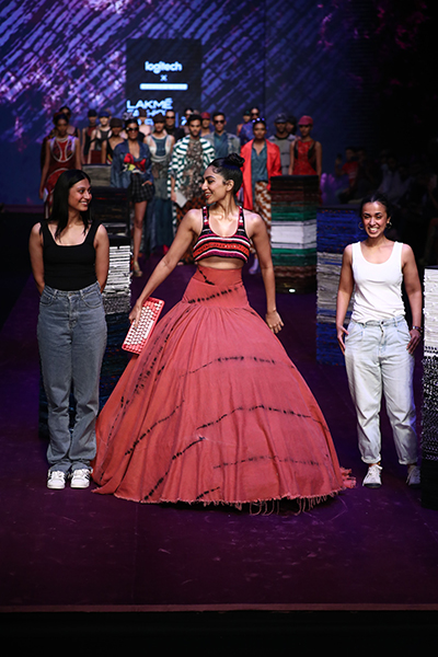 LFW: Saaksha and Kinni leave fans stunned with their collection