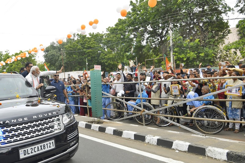 PM Modi being welcomed in Bhuj