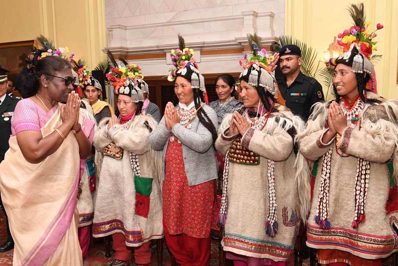 Droupadi Murmu with a group of women from Hanu-Aryan village of Indus valley of Ladakh