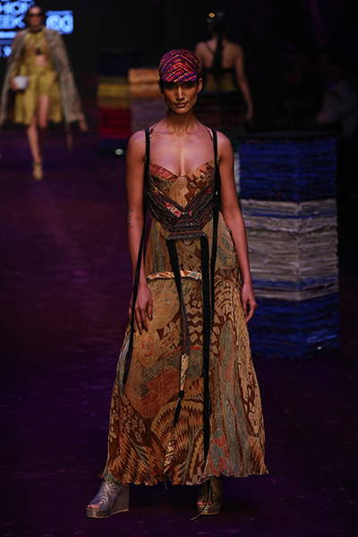 LFW: Saaksha and Kinni leave fans stunned with their collection