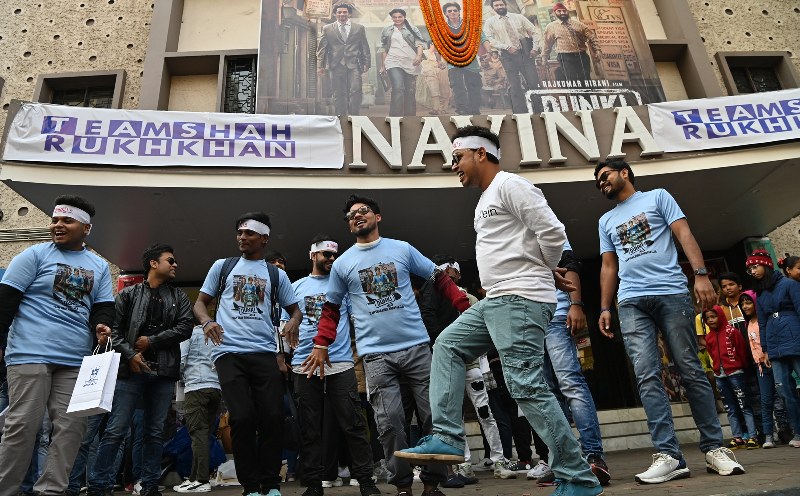 Shah Rukh Khan's fans celebrate 'Dunki' release