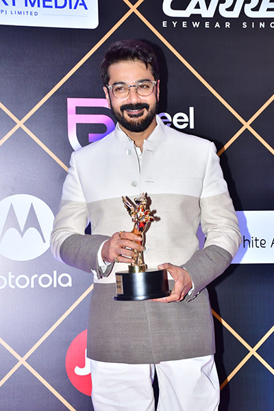 Prosenjit Chatterjee bags award for ‘Jubilee’