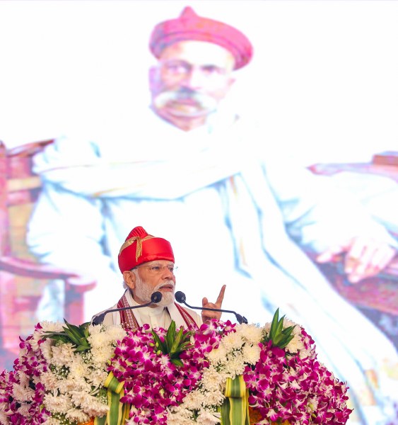 PM Modi receives Lokmanya Tilak National Award in Pune