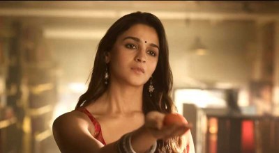 Alia Bhatt utters politically-charged 'Khela Hobe' slogan in 'RRKPK' trailer