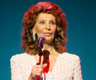 Sophia Loren undergoes emergency surgery after fall