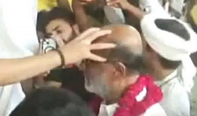 Megastar Rajinikanth visits Ram temple in Ayodhya