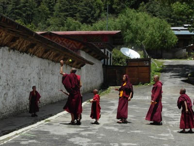 Bhutan now has a batch of monks with Master of Arts in Buddhist Studies, Je Khenpo awards certificates to 30 monks