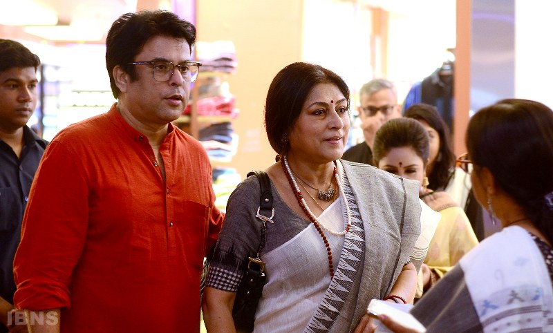 Glimpses of a star-studded premiere of Bengali film 'Aador'