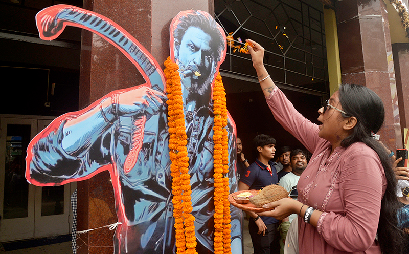 'Jawan' release: Shah Rukh Khan fans rush to theatres in large numbers on opening day