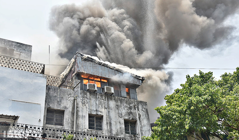 Kolkata: Fire breaks out at multi-storey building near Raj Bhavan